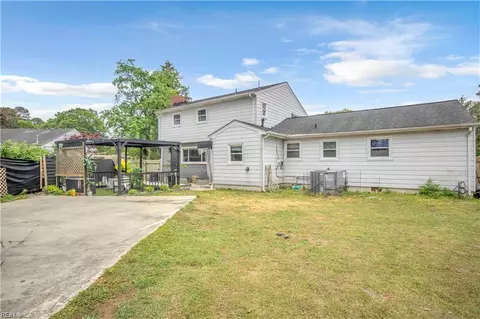 Exterior - 421 Plummer Dr, Chesapeake, VA 23323 photo 2 of 2