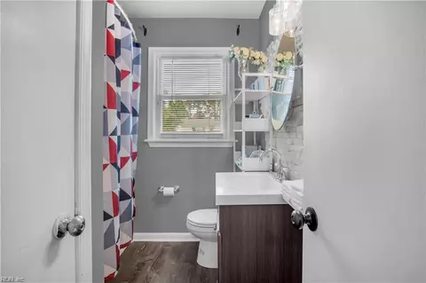Bath - 421 Plummer Dr, Chesapeake, VA 23323 photo 1 of 2