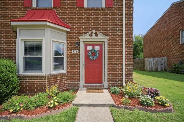 719 Creekside Cres, Chesapeake, VA 23320