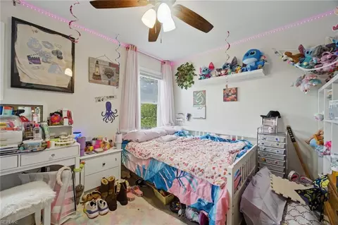 Bedroom - 111 Dunn Cir, Hampton, VA 23666 photo 3 of 4
