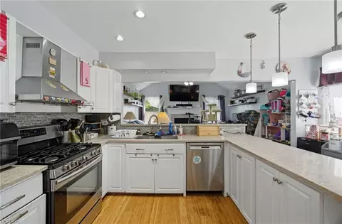 Kitchen - 111 Dunn Cir, Hampton, VA 23666 photo 1 of 2