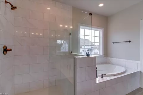 Bath - 2217 Nantucket Ave, Chesapeake, VA 23321 photo 3 of 7
