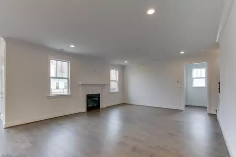 Living - 2217 Nantucket Ave, Chesapeake, VA 23321 photo 2 of 9