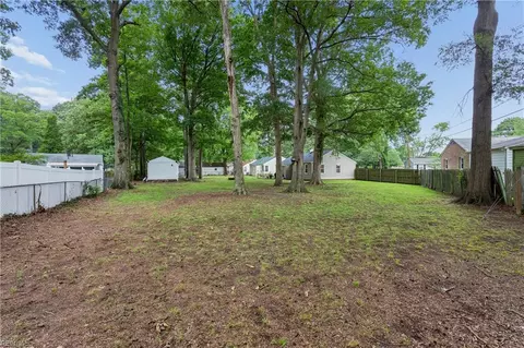 Exterior - 140 Glenwood Rd, Hampton, VA 23669 photo 12 of 13