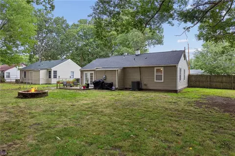 Exterior - 140 Glenwood Rd, Hampton, VA 23669 photo 9 of 13