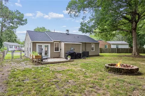 Exterior - 140 Glenwood Rd, Hampton, VA 23669 photo 7 of 13