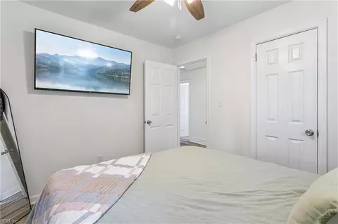Bedroom - 140 Glenwood Rd, Hampton, VA 23669 photo 6 of 6