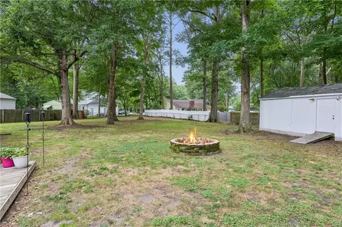Exterior - 140 Glenwood Rd, Hampton, VA 23669 photo 6 of 13