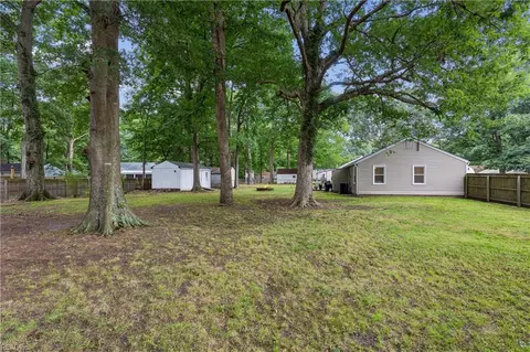 Exterior - 140 Glenwood Rd, Hampton, VA 23669 photo 11 of 13