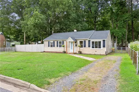 Exterior - 140 Glenwood Rd, Hampton, VA 23669 photo 5 of 13