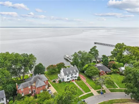 211 Hilton Ter, Newport News, VA 23601