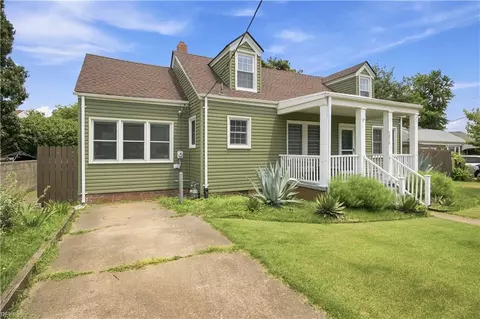 Exterior - 3818 Wayne Cir, Norfolk, VA 23513 photo 3 of 9