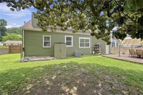 Exterior - 3818 Wayne Cir, Norfolk, VA 23513 photo 6 of 9