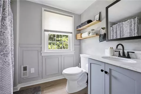 Bath - 3818 Wayne Cir, Norfolk, VA 23513 photo 2 of 3