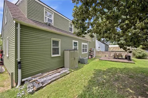 Exterior - 3818 Wayne Cir, Norfolk, VA 23513 photo 8 of 9