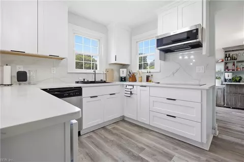 Kitchen - 3818 Wayne Cir, Norfolk, VA 23513 photo 1 of 4