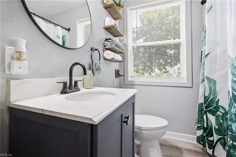 Bath - 3818 Wayne Cir, Norfolk, VA 23513 photo 1 of 3
