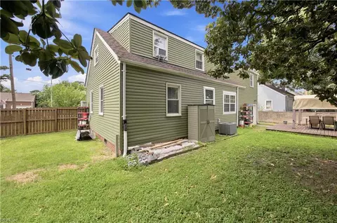 Exterior - 3818 Wayne Cir, Norfolk, VA 23513 photo 9 of 9