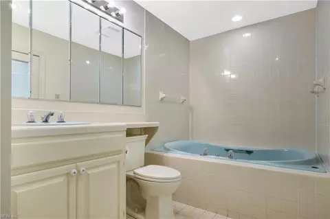 Bath - 60 N Willard Ave, Hampton, VA 23663 photo 2 of 4