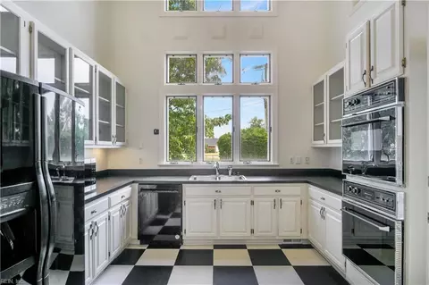 Kitchen - 60 N Willard Ave, Hampton, VA 23663 photo 3 of 5