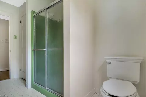 Bath - 60 N Willard Ave, Hampton, VA 23663 photo 4 of 4
