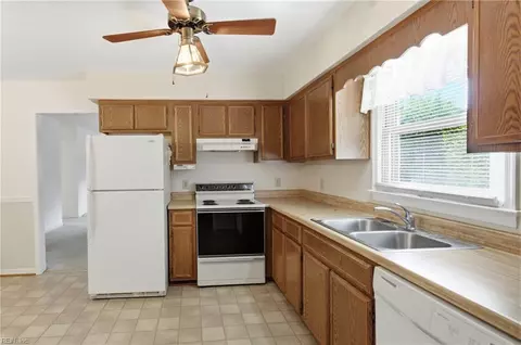 3 Perth Pl, Hampton, VA 23669 photo 6