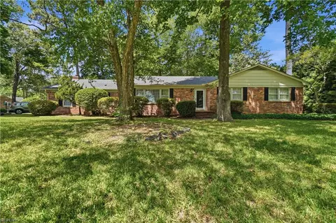 533 Kings Grant Rd, Virginia Beach, VA 23452