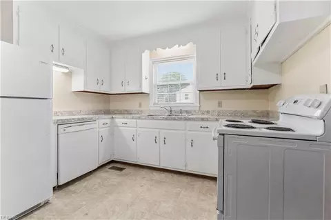 127 Westbrook Dr, Hampton, VA 23666 photo 13
