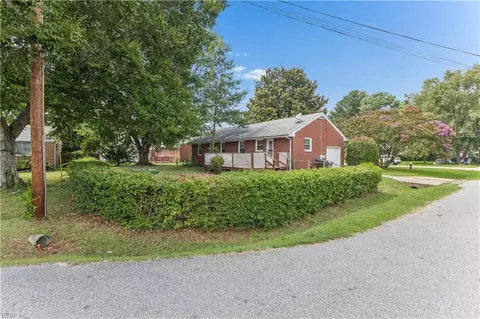 127 Westbrook Dr, Hampton, VA 23666 photo 2