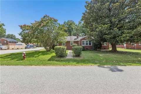 127 Westbrook Dr, Hampton, VA 23666 photo 1