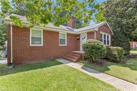 127 Westbrook Dr, Hampton, VA 23666 photo 4