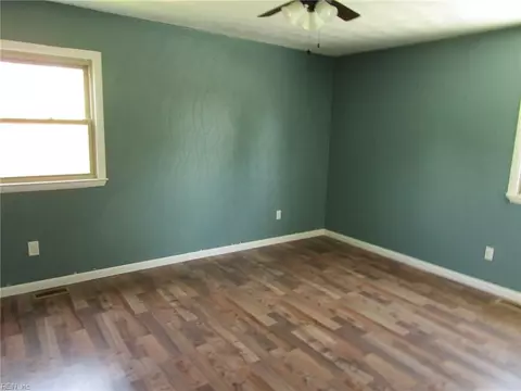 Bedroom - 72 Banister Dr, Hampton, VA 23666 photo 4 of 4