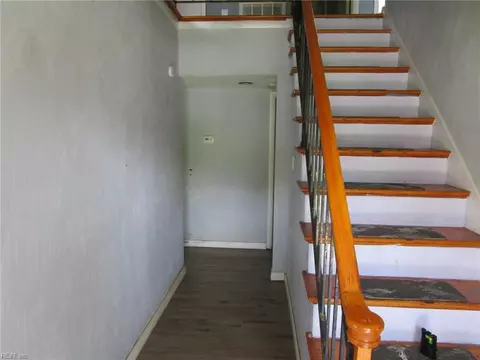 Entry Way - 72 Banister Dr, Hampton, VA 23666 photo 1 of 1