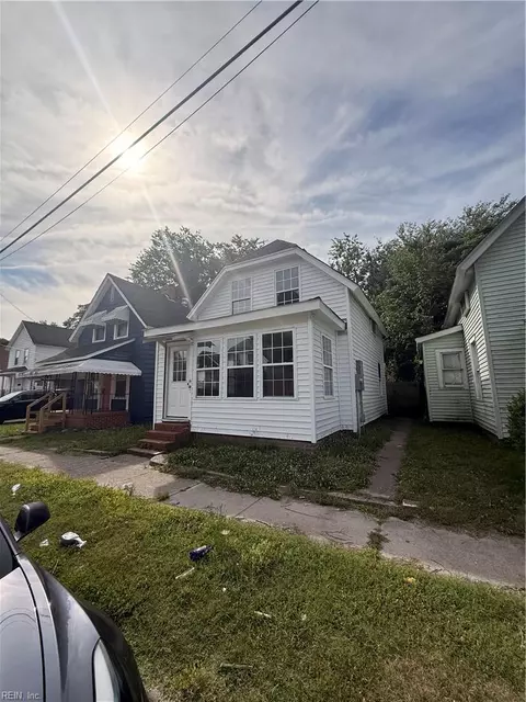 22 Dewey St, Portsmouth, VA 23704
