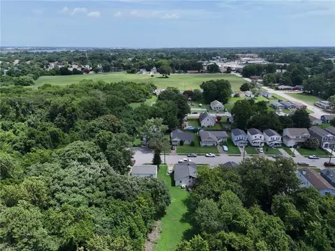 View/Area - 1317 West Ave, Hampton, VA 23669 photo 3 of 10