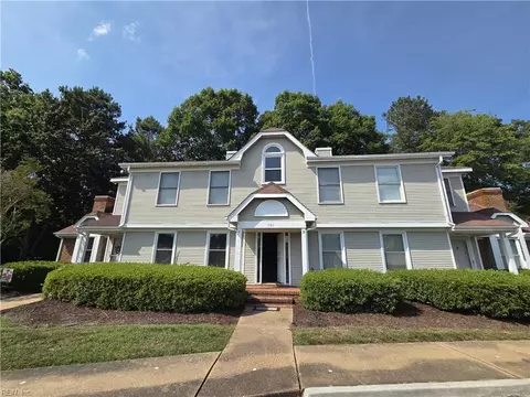 601 Bridge Xing #D, Yorktown, VA 23692