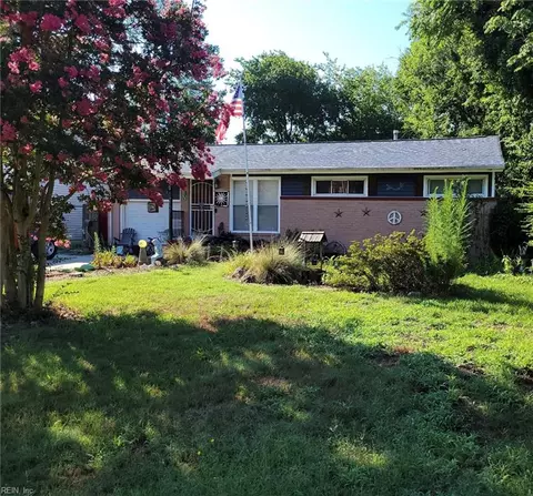 Exterior - 3307 W Weaver Rd W, Hampton, VA 23666 photo 1 of 2