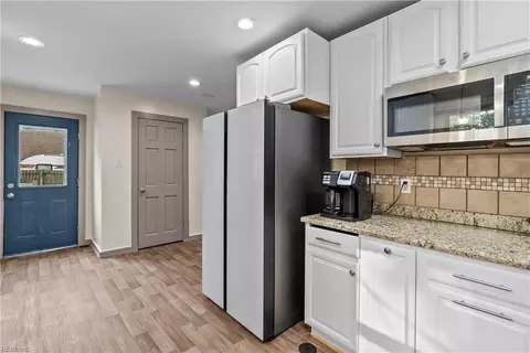 Entry Way - 1006 Butt St, Chesapeake, VA 23324 photo 1 of 5