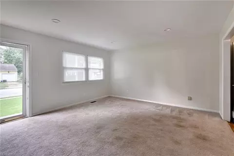 Living - 806 Burton St, Hampton, VA 23666 photo 2 of 8