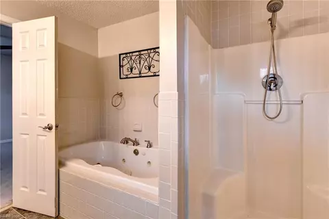Bath - 806 Burton St, Hampton, VA 23666 photo 2 of 3