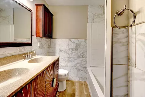 Bath - 806 Burton St, Hampton, VA 23666 photo 3 of 3