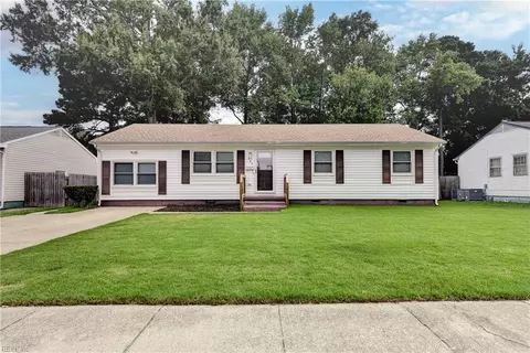 Exterior - 806 Burton St, Hampton, VA 23666 photo 1 of 8