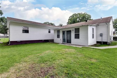 Exterior - 806 Burton St, Hampton, VA 23666 photo 8 of 8