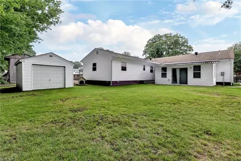 Exterior - 806 Burton St, Hampton, VA 23666 photo 6 of 8