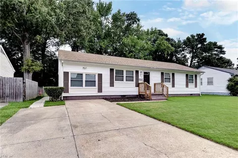 Exterior - 806 Burton St, Hampton, VA 23666 photo 2 of 8