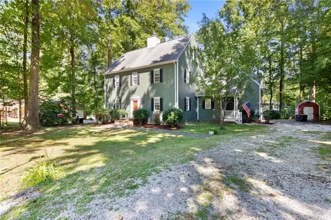 147 Country Club Dr, James City County, VA 23188