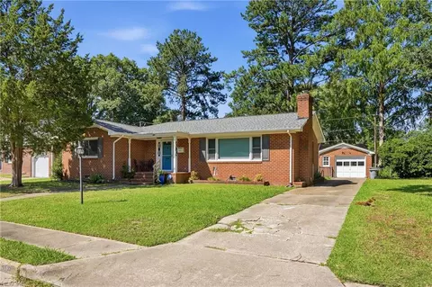 347 Brout Dr, Hampton, VA 23666 photo 3