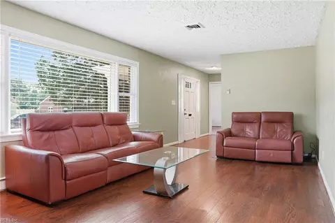 347 Brout Dr, Hampton, VA 23666 photo 7