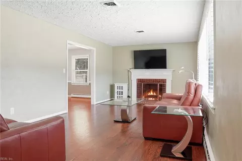 347 Brout Dr, Hampton, VA 23666 photo 5