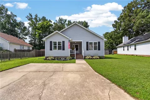106 Mallard Dr, Suffolk, VA 23434